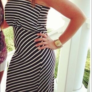 Strapless stripped fitted maxi dress